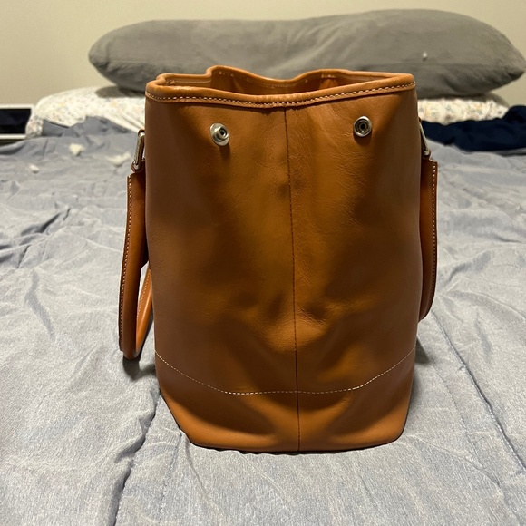 Coach No. D1J-7757 Hamptons Large Tote - Picture 3 of 5